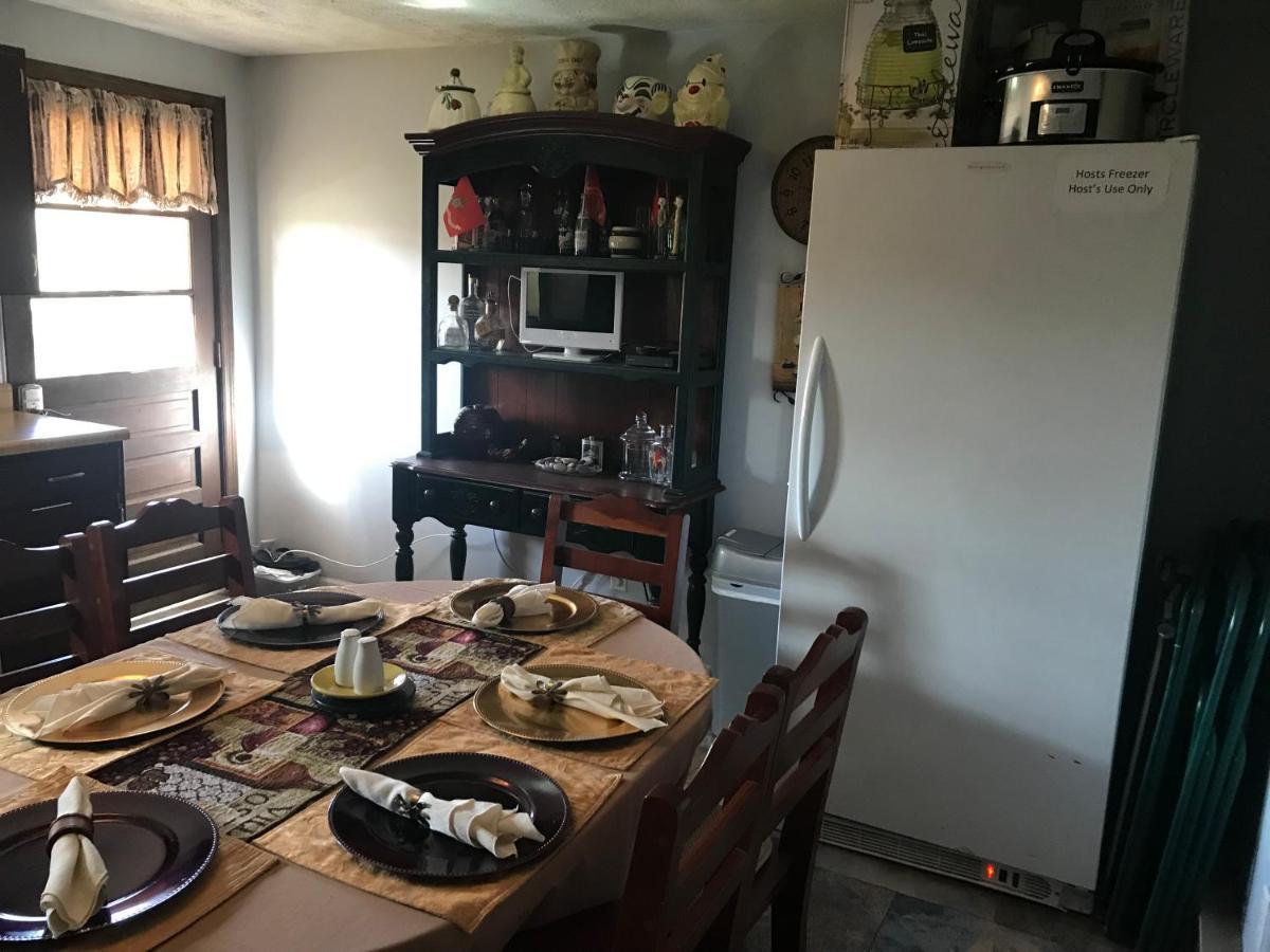 Bed and Breakfast Lakeshore Retreat Ричмонд Экстерьер фото